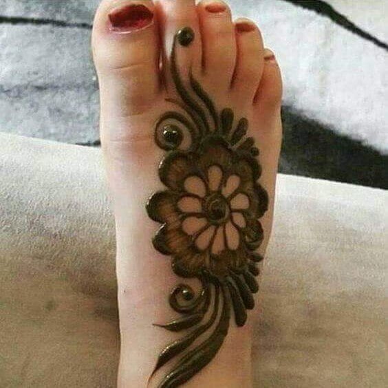 mehndi designs for foot