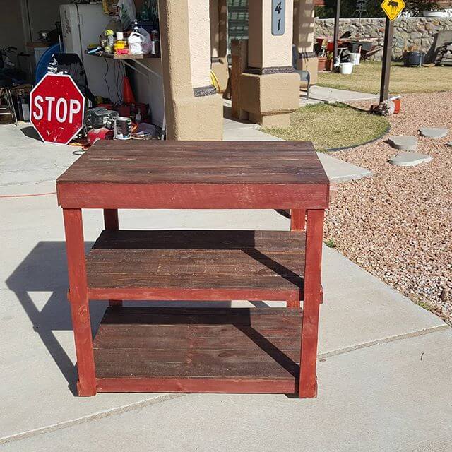 Rustic pallet designs made from recycled pallet wood: