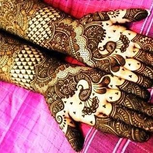 beautiful hands with henna