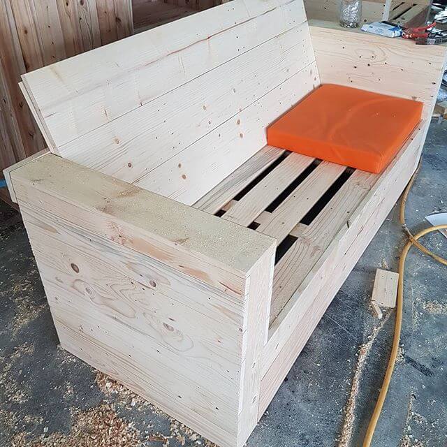 beautiful pallet couch