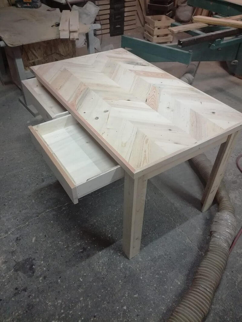 pallet computer table 