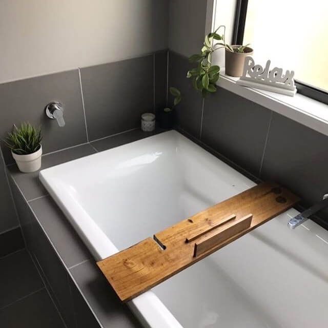 beautiful pallet bathtub tray