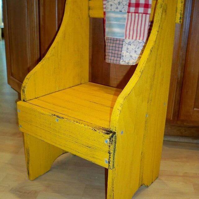 beautiful pallet chair for kids