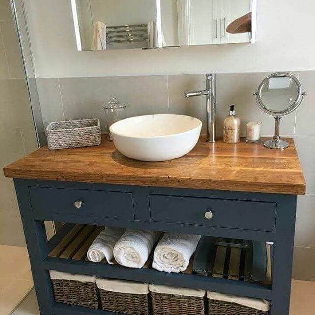 beautiful pallet table 
