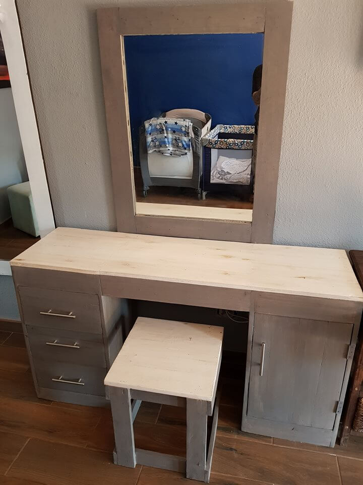 The modern designs of dressing table with the mirror