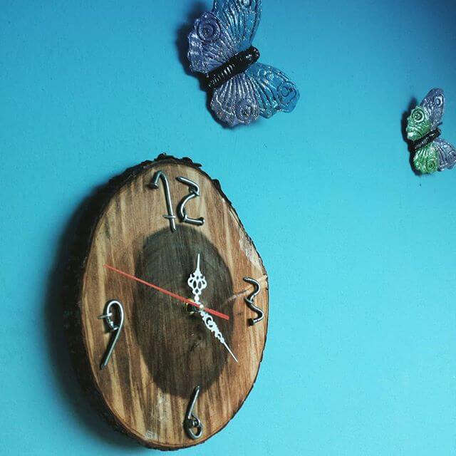 beautiful pallet clock