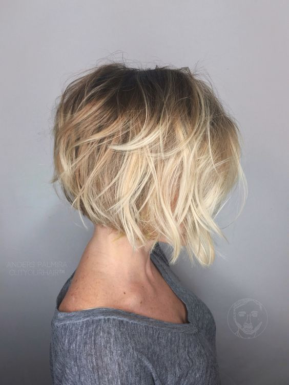 Messy Blonde Bob with Low-lights Short Bob Hairstyles & Haircuts for Women 