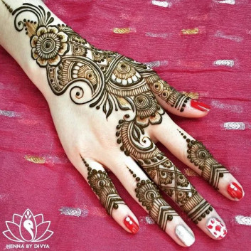 50+ Gorgerous and Inspiring Henna Designs for Women
