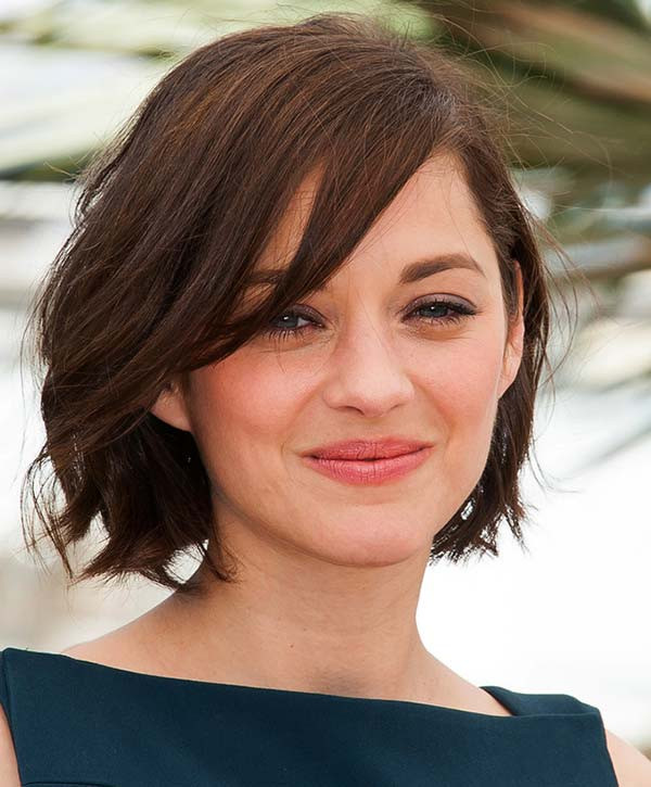 Deep-Parted Short Bob Haircuts & Hairstyles for Women