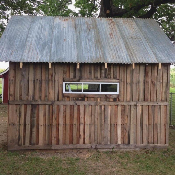 simple and creative pallet chicken coop ideas