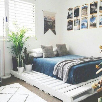 beautiful pallet bed