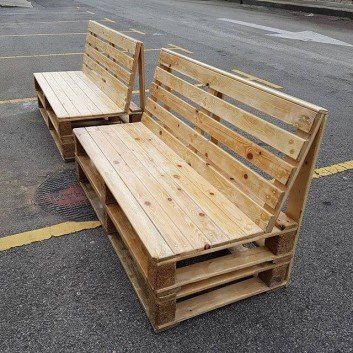 simple looking pallet couch