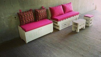 Amazing and Inexpensive DIY Pallet Furniture Ideas