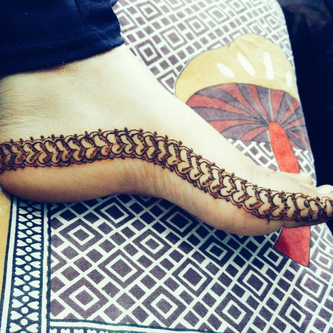 foot mehndi design simple