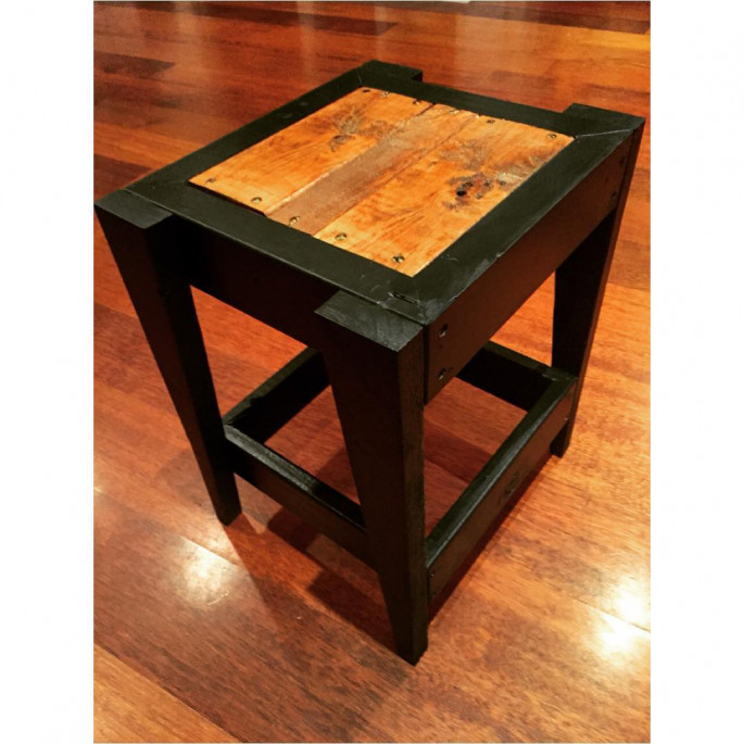 Pallet Wood Stools Projects Ideas
