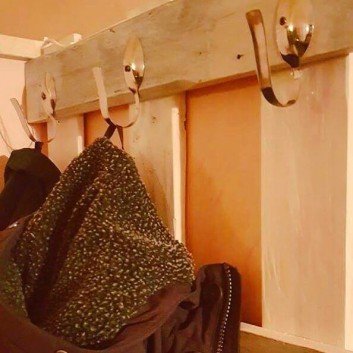 Pallet coat hanging for your room