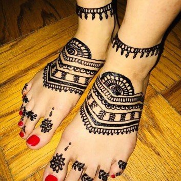 indian foot mehndi design