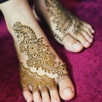 Eye Catching Arabic Mehndi Design For feet