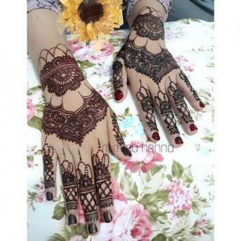 full hand Mehndi For a bridal