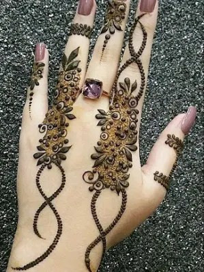 best new year Henna Designs for fingers