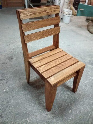 beautiful pallet chair