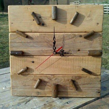 perfect handy pallet clock