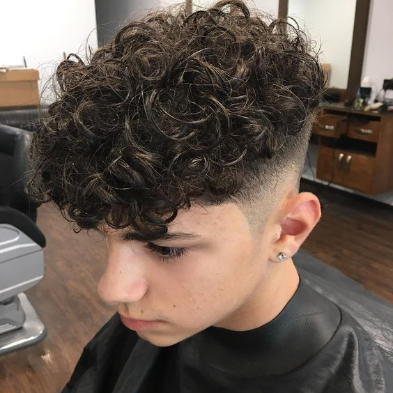 how to style short curly hair men