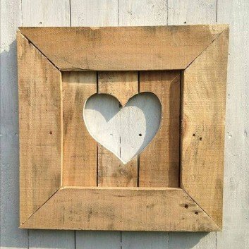wooden pallet wall decoration