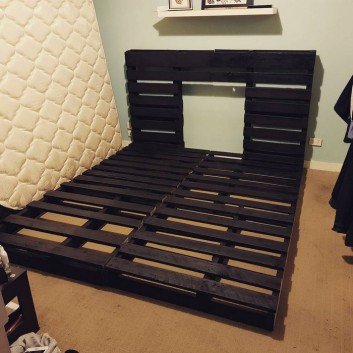 DIY Black Wood pallet bed frame ideas