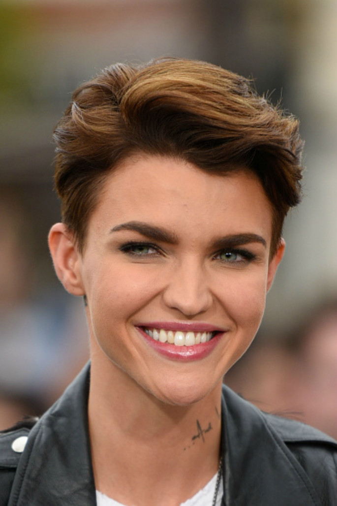 21+ Classy Short Haircuts & Hairstyles for Thick Hair