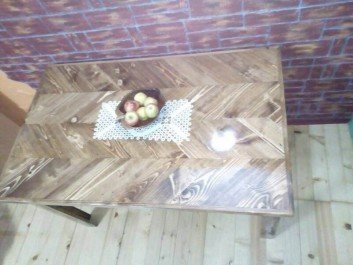 up side pallet table ideas with wooden roof
