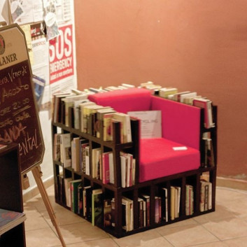 Pallet furniture chair with book storage