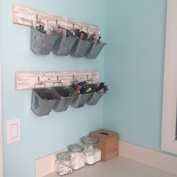 Pallet shelf with hooks