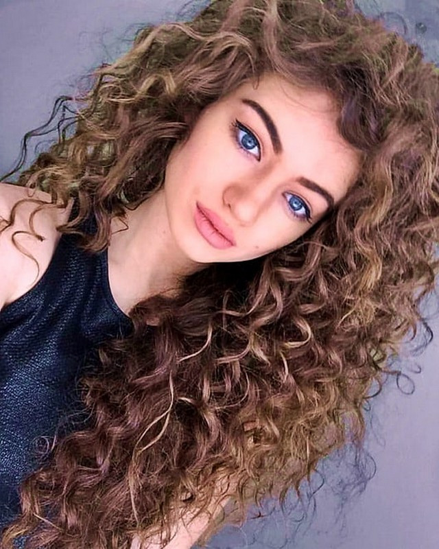 Long curly hairstyles