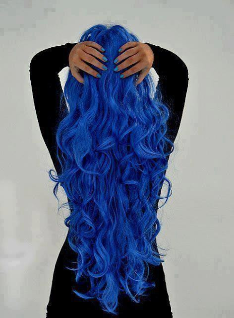 Blue colored hairstyles for cute college girls 