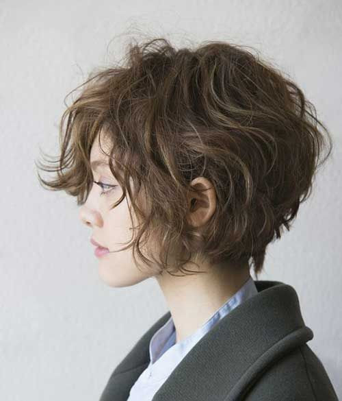 Shaggy Dyed with Bun Short Messy Hairstyles Ideas for Women