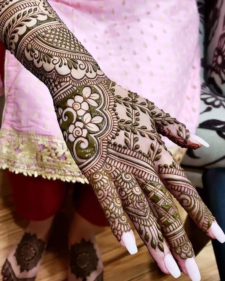Enchanting and Impressive Easy Mehndi Designs To Be Applied in Less ...