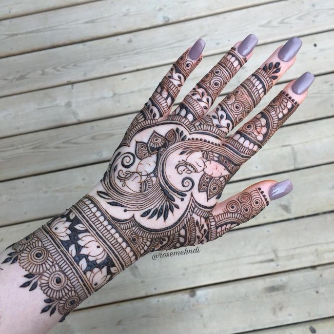 Captivating and Stunning Arabic Mehndi Designs for All Occasions