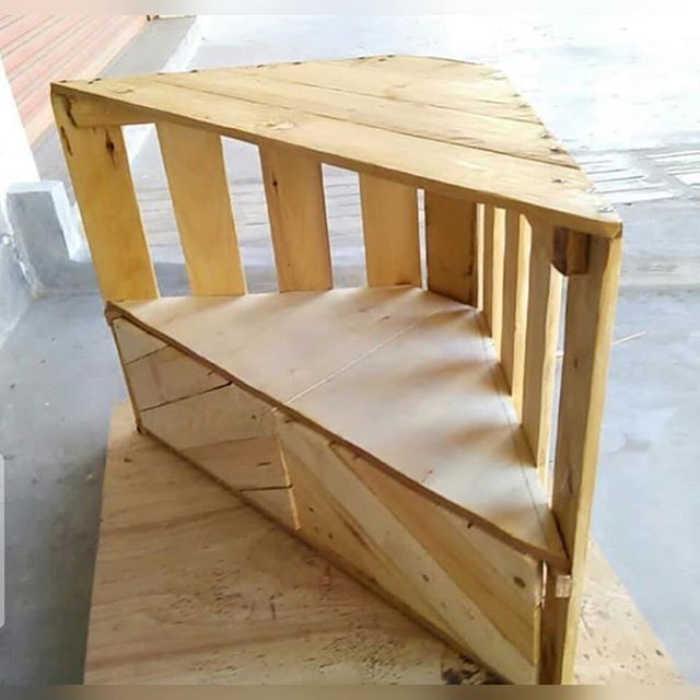 Pallet side table