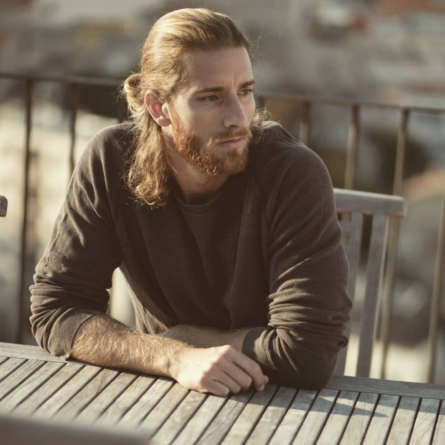 Wispy Chin to Shoulder Length Hairstyles for Men with Fine Hair