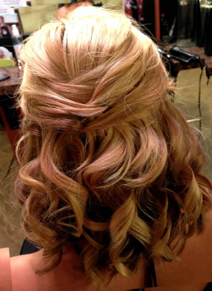 Clipped-Back Curls Medium Length Hairstyle for Women