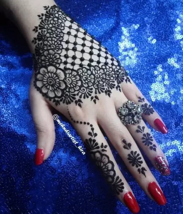 indian Mehndi design for the new year