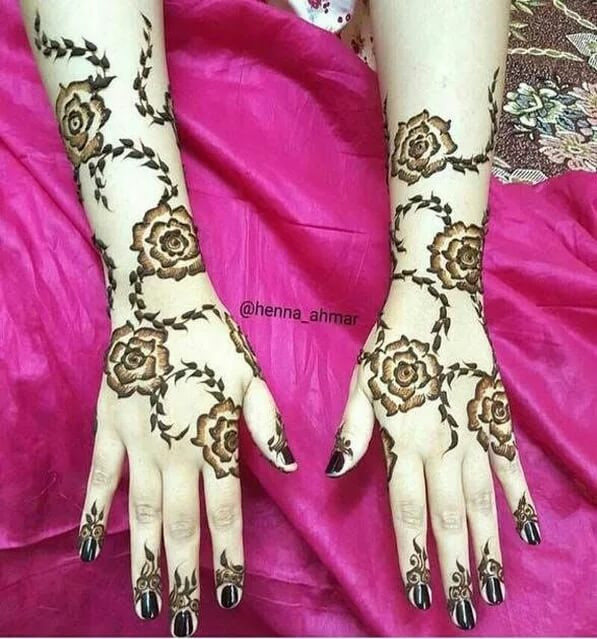 Lines and Patterns women Mehndi Designs