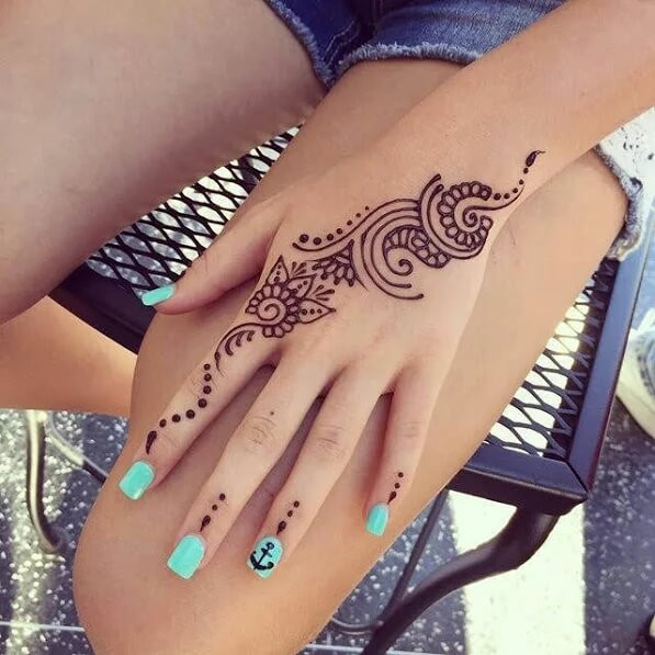 Stylish simple hands mehndi designs