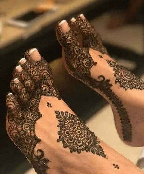 full new year foot mehndi designs ideas