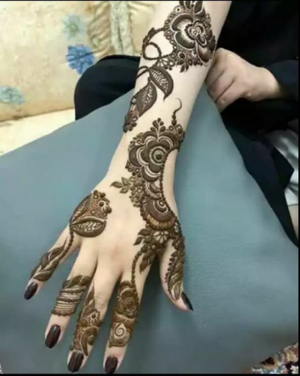 112+ Most Awful Henna Designs For Women in new year
