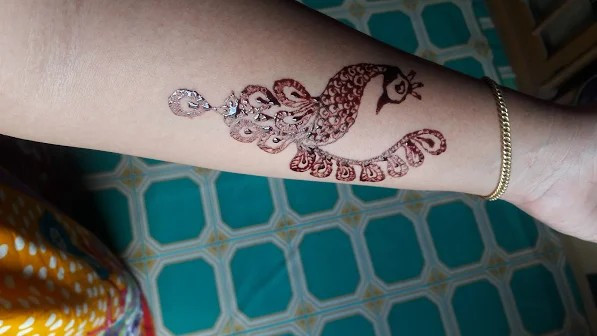 Simple and beautiful henna designs