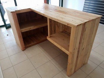 pallet table ideas with extra storage plans