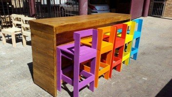 Colorful Pallet Chairs Set with Outdoor Bar