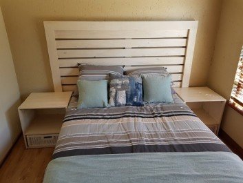 Rustic Pallet Headboard Ideas with side tables